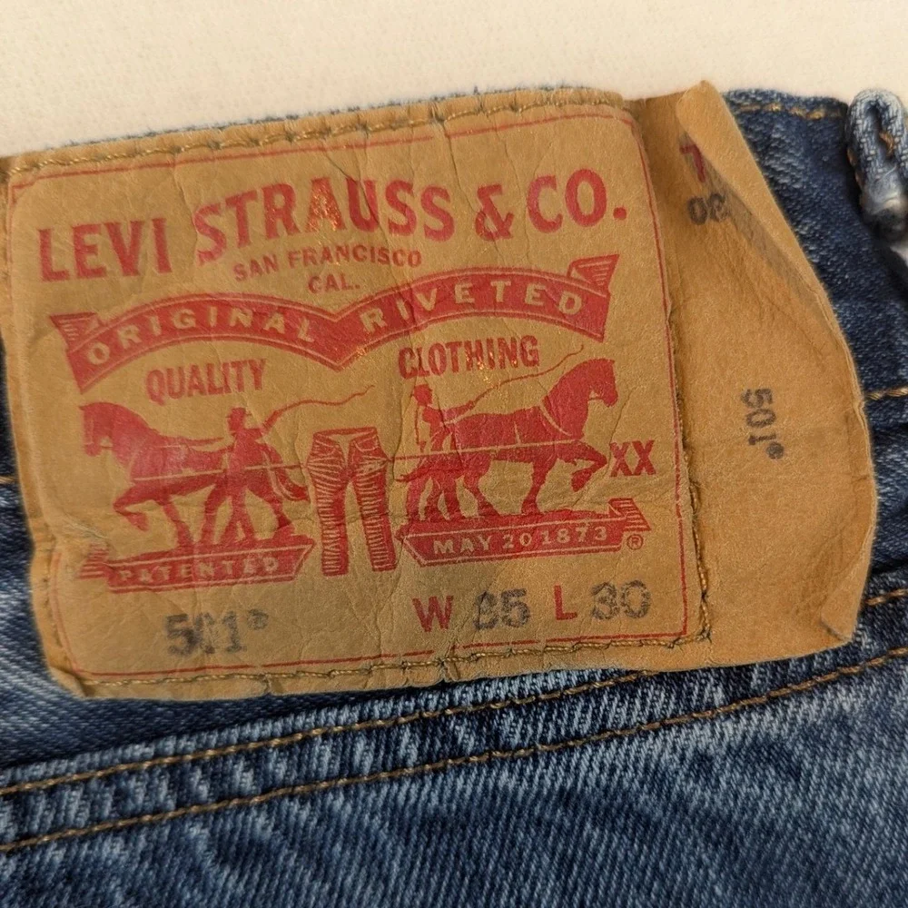 Levi's 501 Original Fit Button Fly Blue Denim Jeans Mens 35x30 Medium Wash